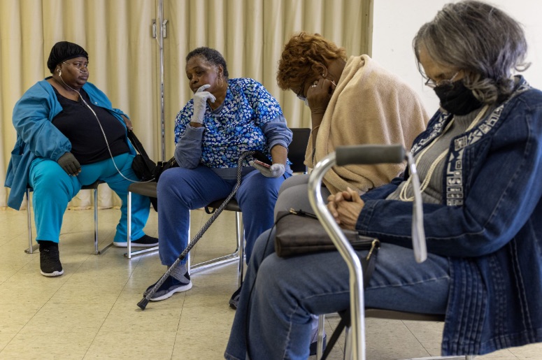 Community members living near a Drax pellet plant in Mississippi meet to discuss its health impacts